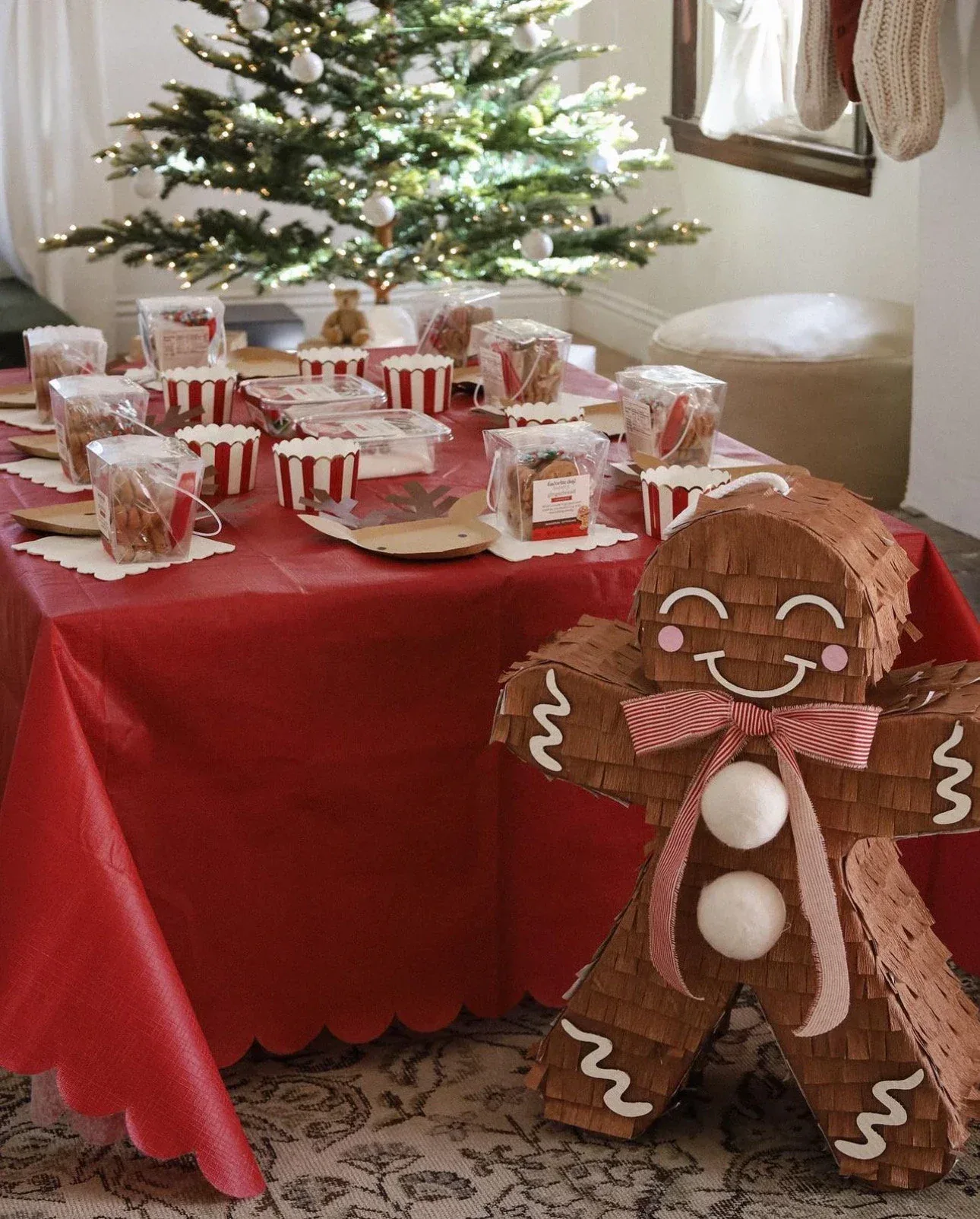 🍪 Gingerbread Man Piñata – Handmade Christmas Party Decoration & Candy Holder - Image 2