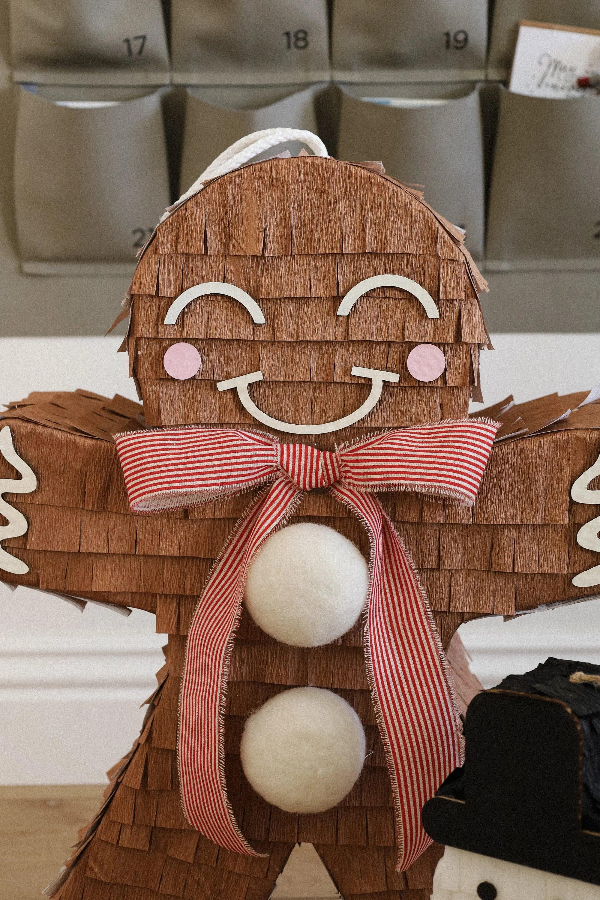 🍪 Gingerbread Man Piñata – Handmade Christmas Party Decoration & Candy Holder - Image 5