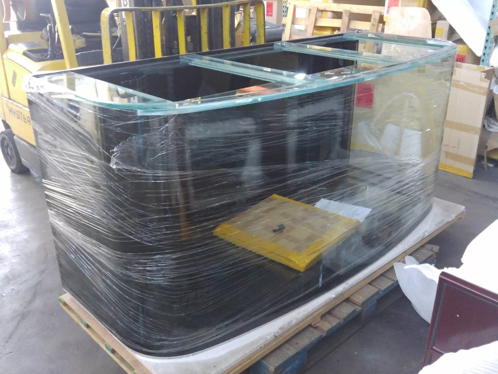 Display Model 380 Gallon Seamless Glass Bowfront Reef-Ready Aquarium Set in Rose Cherry - Image 2